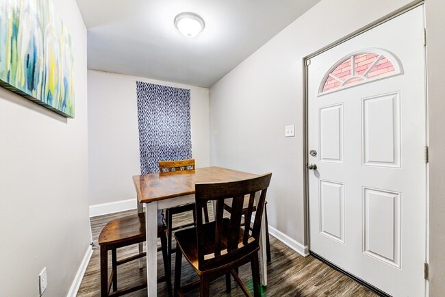 Building Photo - Available August  2026 - Beautiful 2.5 Bedroom, 1 Bath Home in Mt. Washington Area!