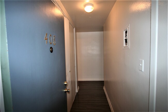 Building Photo - 909 Pearl St