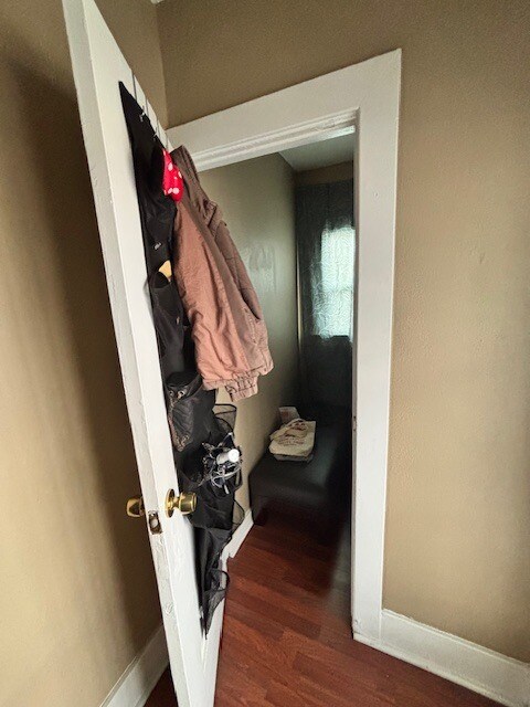 Building Photo - 909 W 1st St