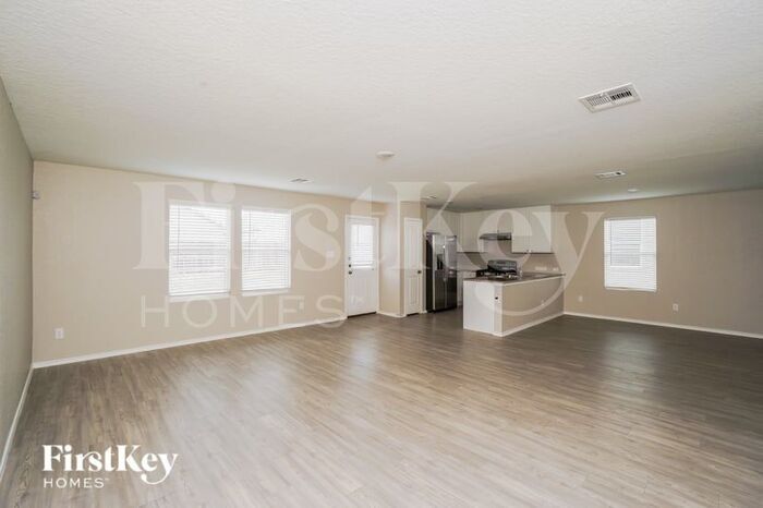 Building Photo - 2425 Double Oak Dr