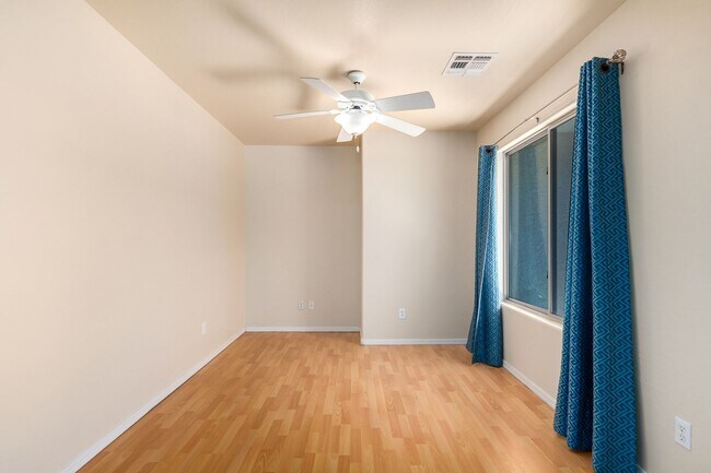 Building Photo - Spacious 3 Bed, 2 Bath Home in Boulder Creek