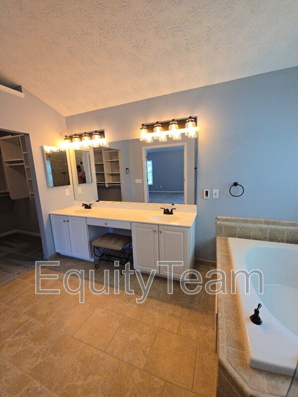 Building Photo - 6545 Farmbrooke Ct