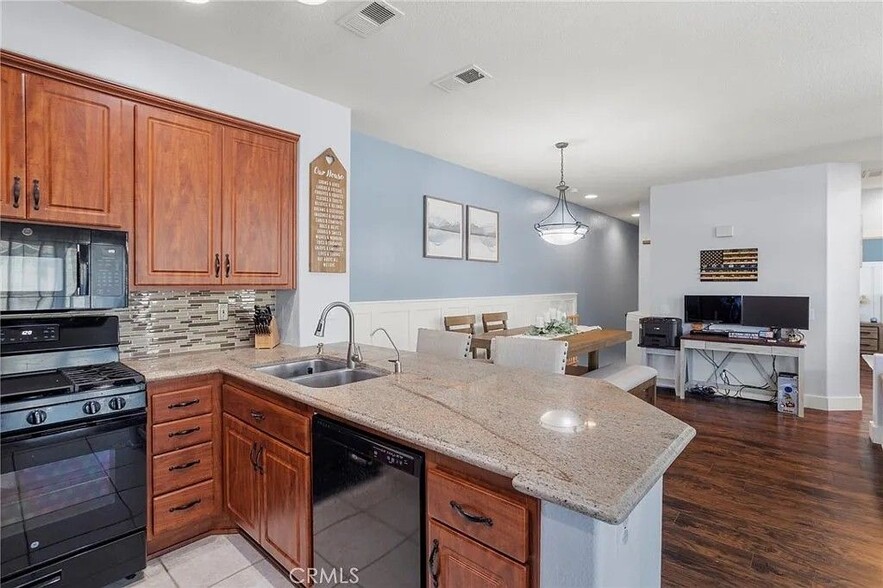 Building Photo - 28308 Pueblo Dr