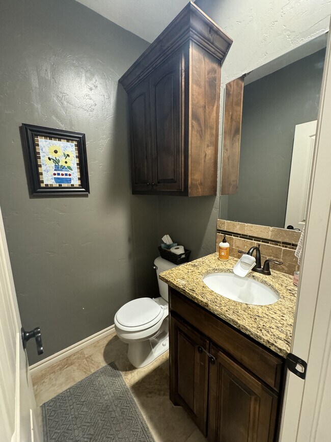 Building Photo - 2001 Mt Vernon Rd