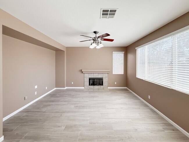 Building Photo - AVAILABLE NOW! 5 Bedroom, Cut-DeSac Home for Rent in a Beautiful, Murrieta Community!