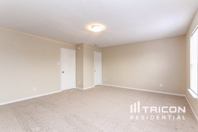 Building Photo - 10396 Waverly Dr