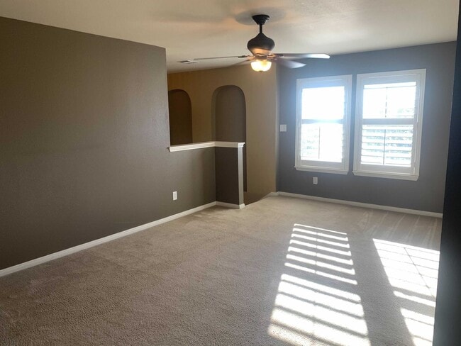 Building Photo - *MOVE IN SPECIAL* Gorgeous Four Bedroom home w/ Community POOL!!