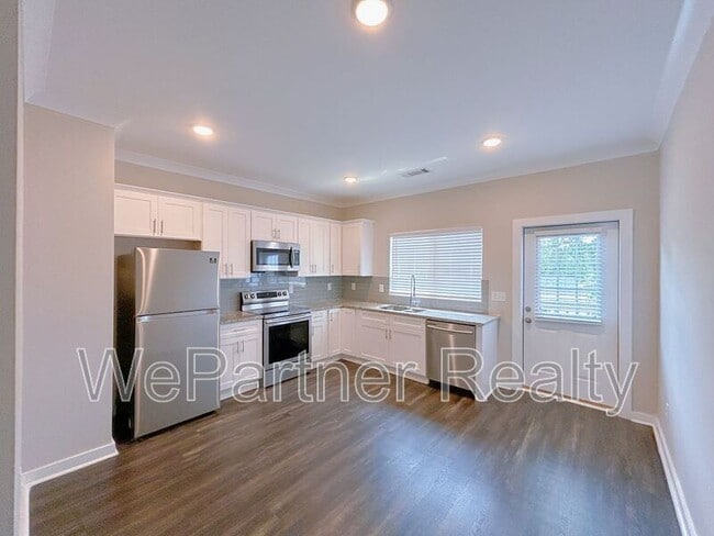 Building Photo - 2031 Ocean Dr NW