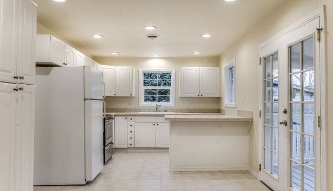 Building Photo - Charming 2 Bedroom 1 Bathroom Bungalow with Oversized 1 Car Garage and Large Manicured  Backyard ...