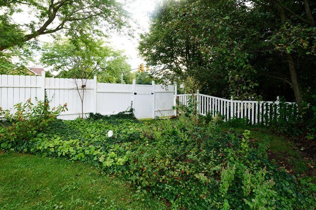 Building Photo - 3017 Fairchild Ln