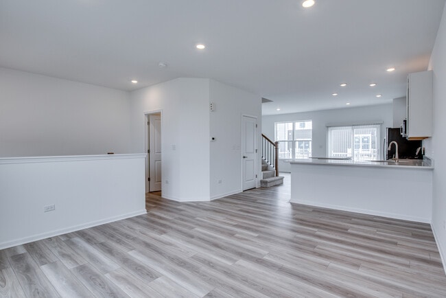 Building Photo - 14934 S McCarthy Cir