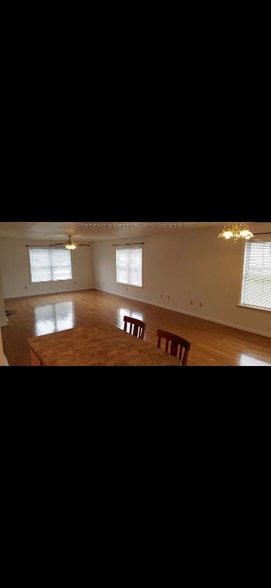 Building Photo - 6 Lincoln Heights
