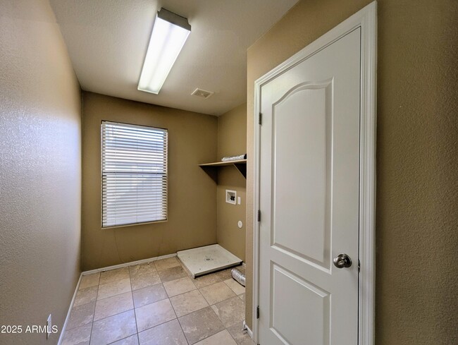 Building Photo - 6455 W Orchid Ln