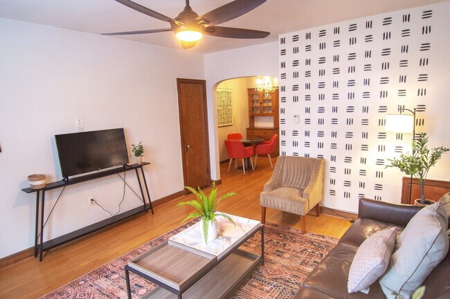 Building Photo - 1514 16th St SE