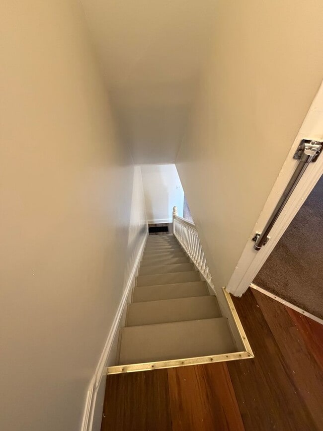 Building Photo - Three bedroom one bath home close route 30