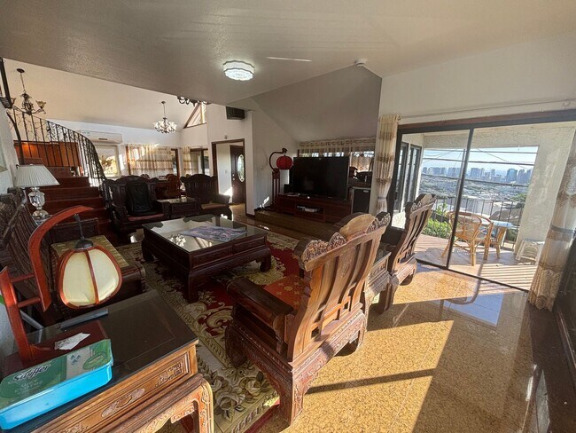 Building Photo - 1055 Alewa Dr