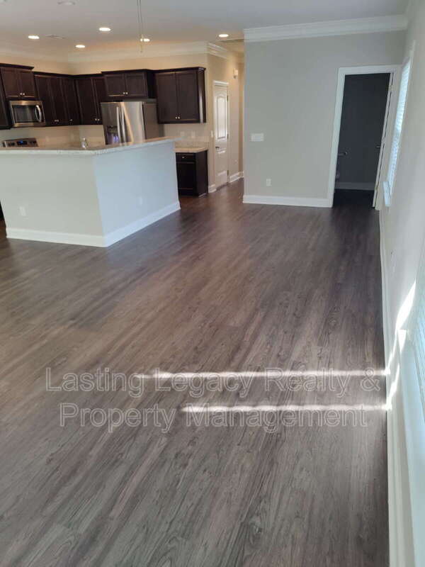 Building Photo - 847 Silver Leaf Dr