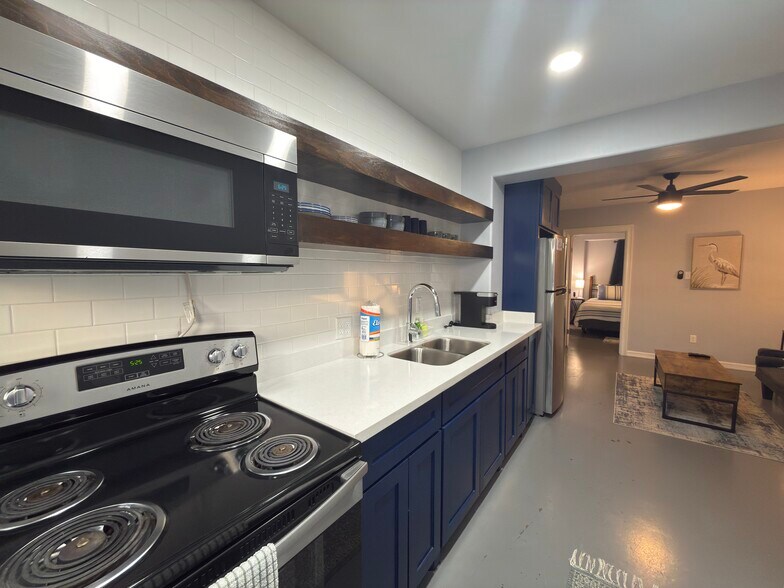 Building Photo - 47975 Michigan Ave