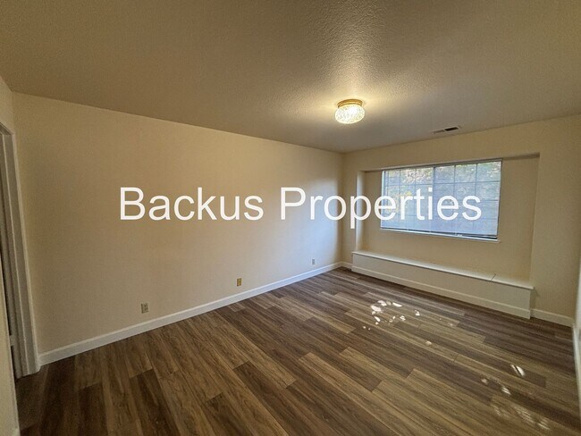 Building Photo - Nice two bedroom condo in Westwood gated community