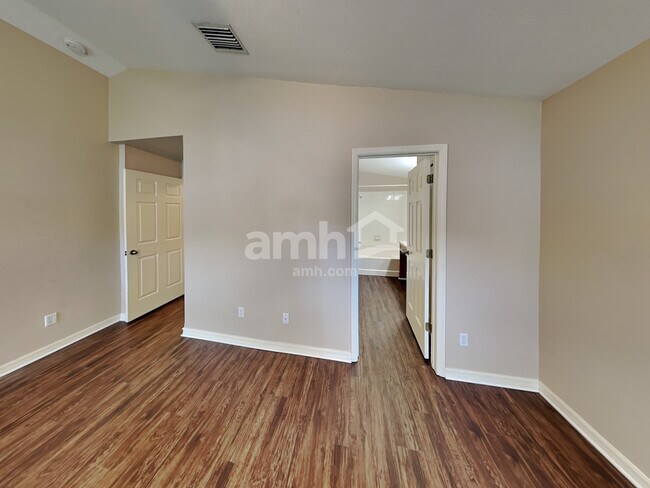 Building Photo - 11719 Crest Creek Dr