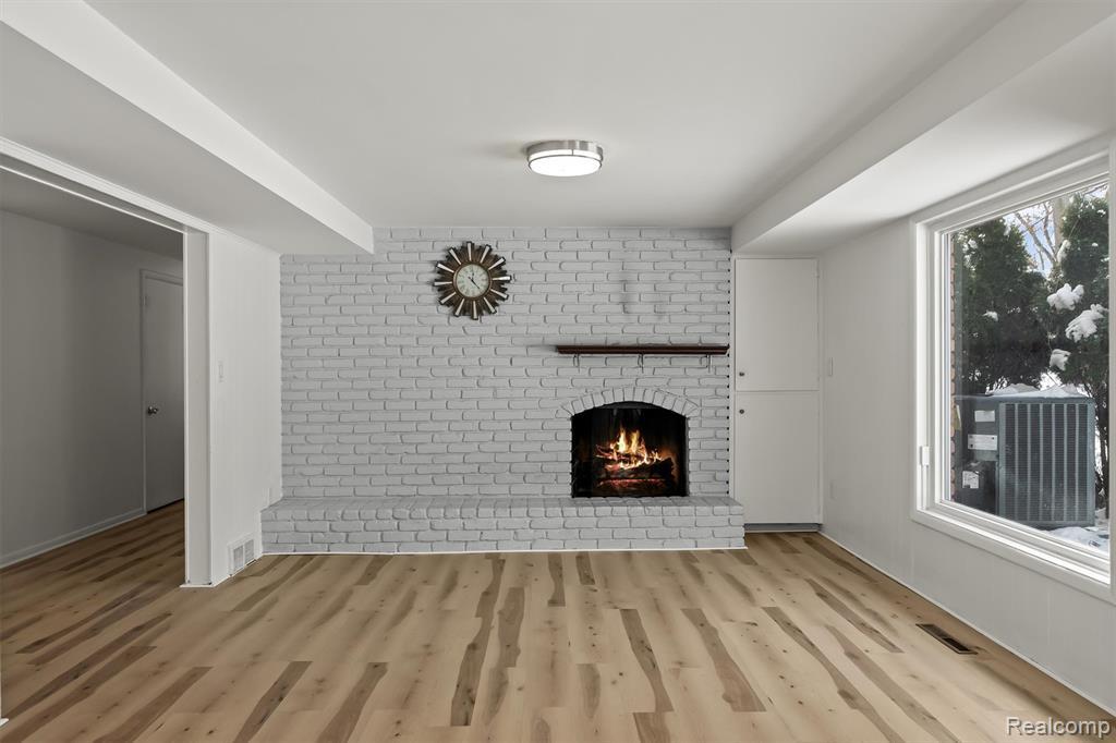 Building Photo - 5570 Forman Dr