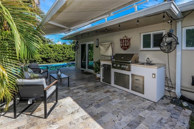 Building Photo - 930 N 11th Ct