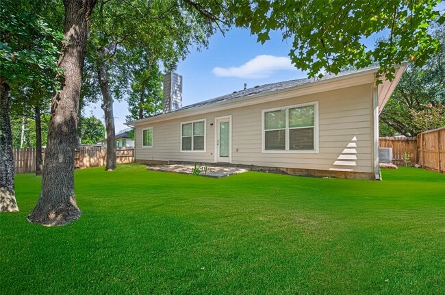 Building Photo - 22215 Jay Dr