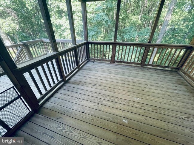 Building Photo - 1129 Edward Dr