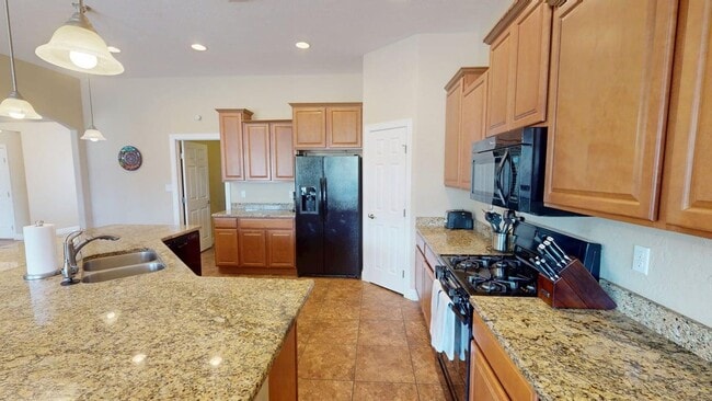 Building Photo - 825 Shiprock