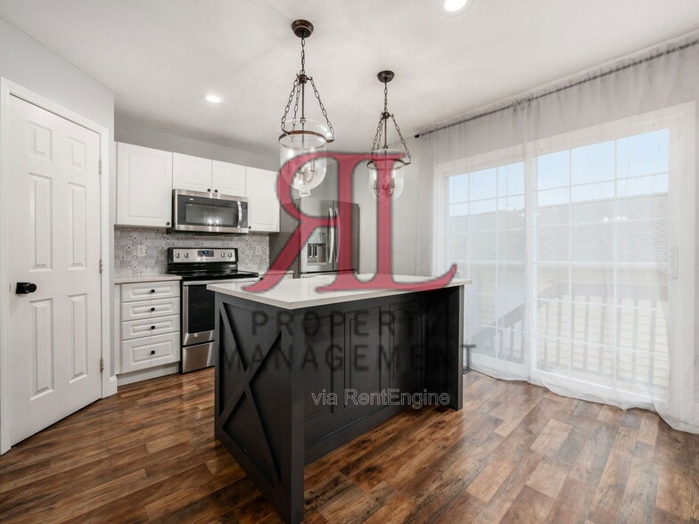 Building Photo - 6071 Phar Lap Dr