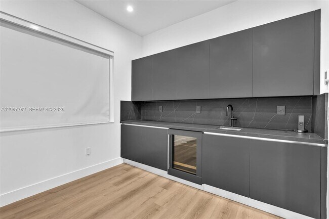 Building Photo - 5765 SW 104th Terrace