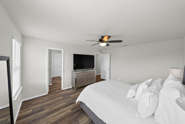 Building Photo - Located in the vibrant Valley Ranch commun...