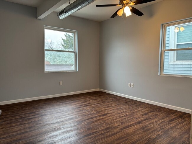 Building Photo - 580 Amherst St