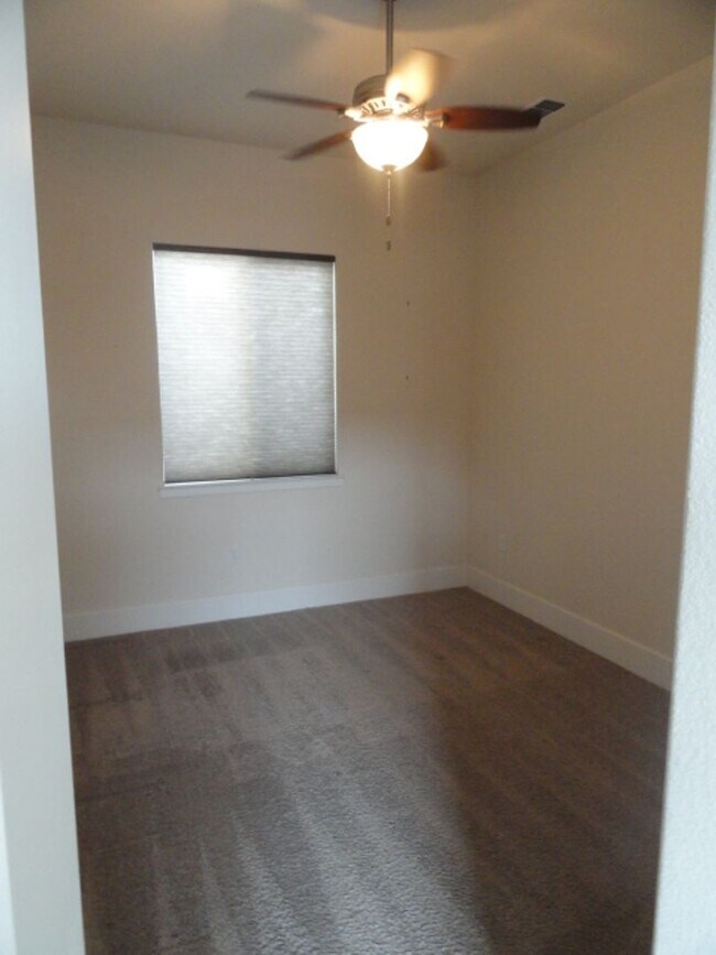 Building Photo - Great Home in East Garrison