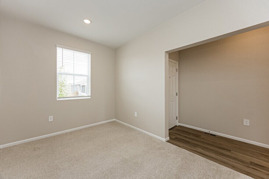 Building Photo - 11451 Lake Trout Dr