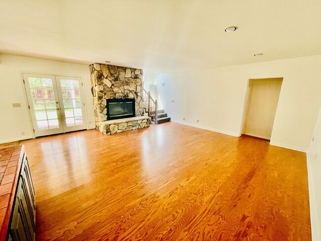 Building Photo - 24 Coronado Ave