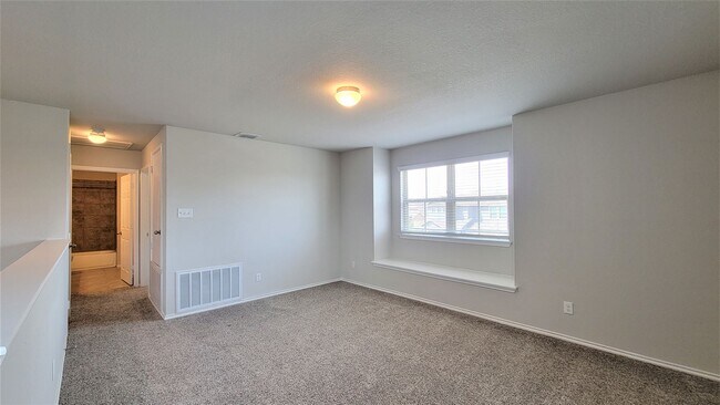 Building Photo - Beautiful two story home in Highland Farms!