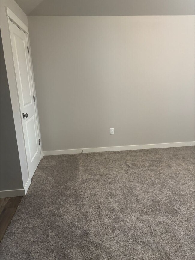 Building Photo - Beautifully Remodeled Single-Level House in North Newberg