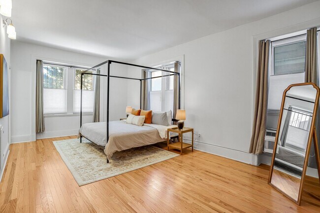 Building Photo - Mt. Pleasant Condo | 2 Bed | 2 Bath | 1,250 Sf