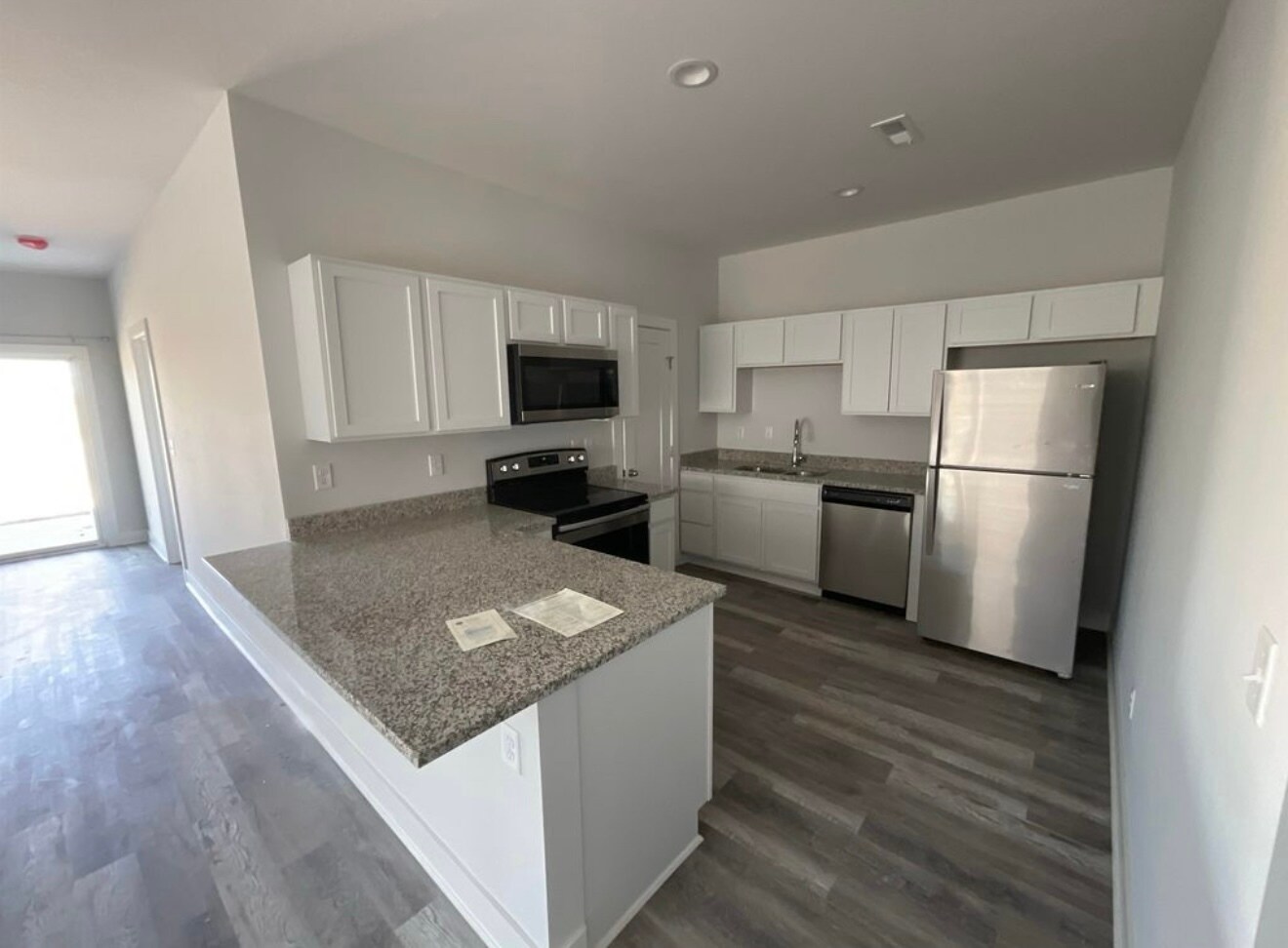 Building Photo - 5480 Colburn Ct E