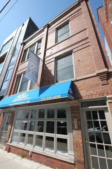 Building Photo - 1336 W Belmont Ave