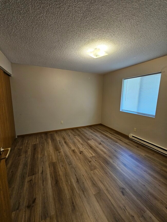 Building Photo - 8th & 8th Apartments