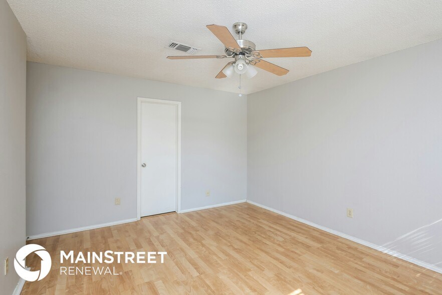 Building Photo - 1201 Glen Creek Dr