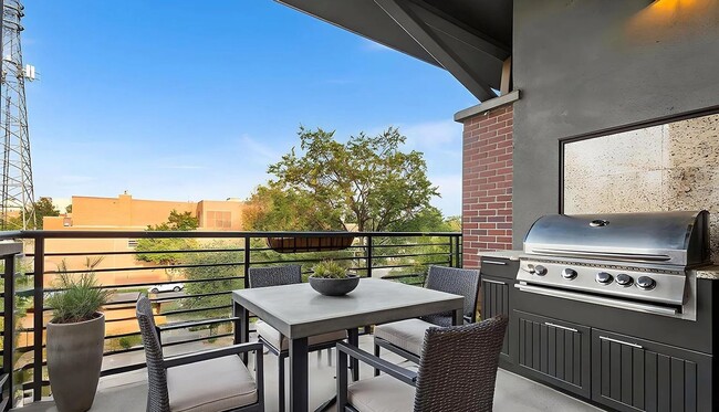 Building Photo - Luxury Old Town Loft in the Prestigious Magnolia Building