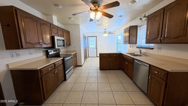 Building Photo - 3838 E Contessa St