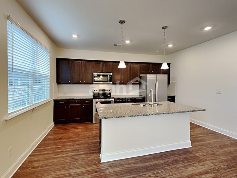 Building Photo - 8112 Brookbend Dr