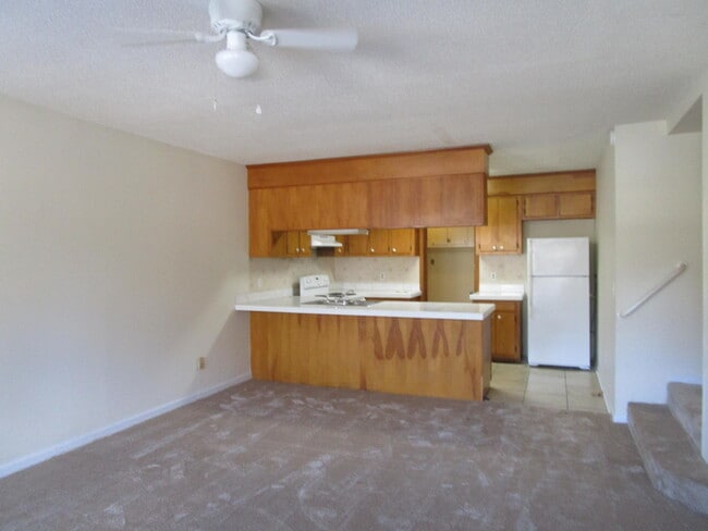 Building Photo - 25 Cuttino Rd