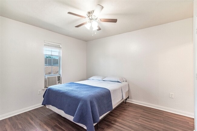 Building Photo - 3008 Wichita St