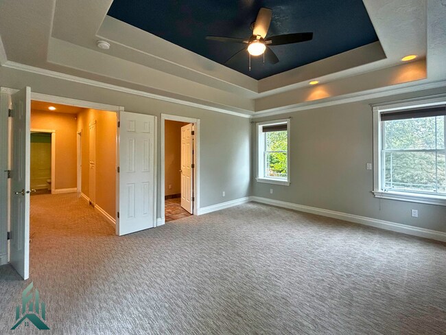 Building Photo - Modern and Spacious 3 Bed/2.5 Bath Home