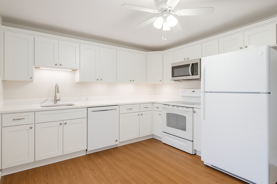 Building Photo - 39 Pleasant St